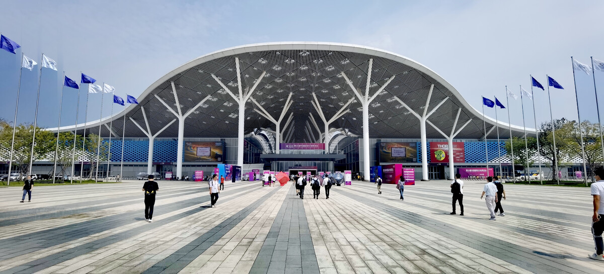 255e2dea0976ecac08b8b5401f7c1c8f.jpg 深圳国际会展中心.jpg